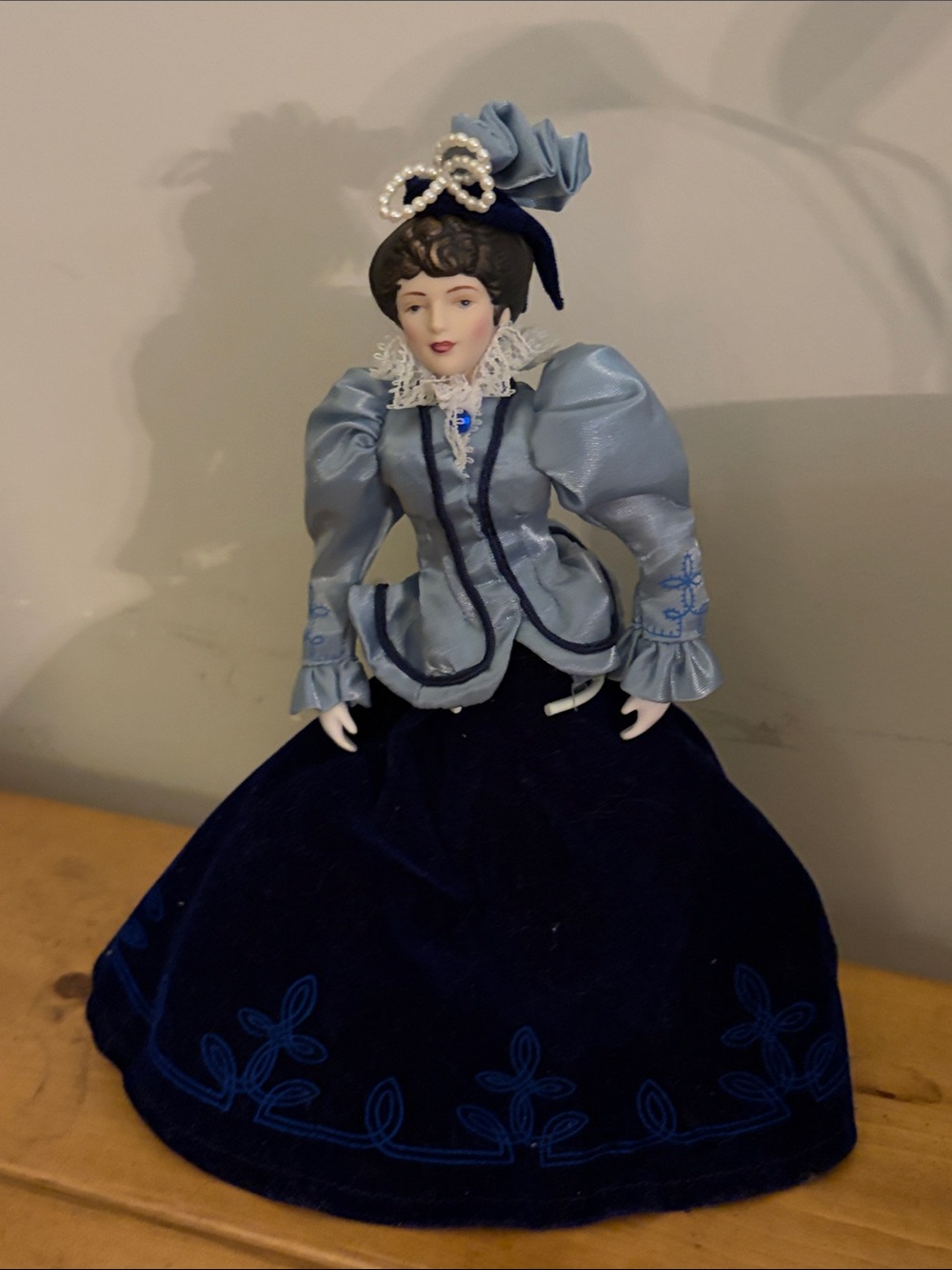 Vintage 1987 AVON porcelain doll Fashion of American Times with stand